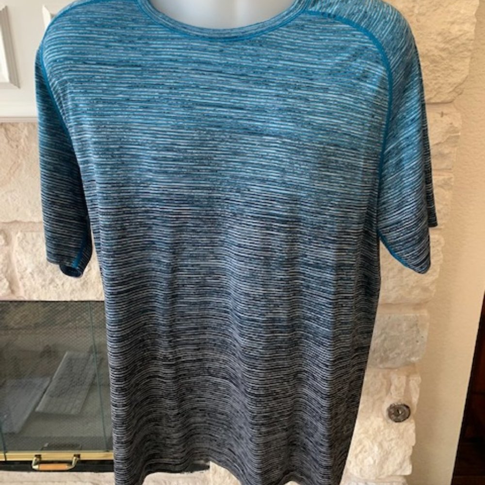 Gently Used Men's LuLu Metal Vent Short Sleeve Baltic Blue & Black Ombre -XXL